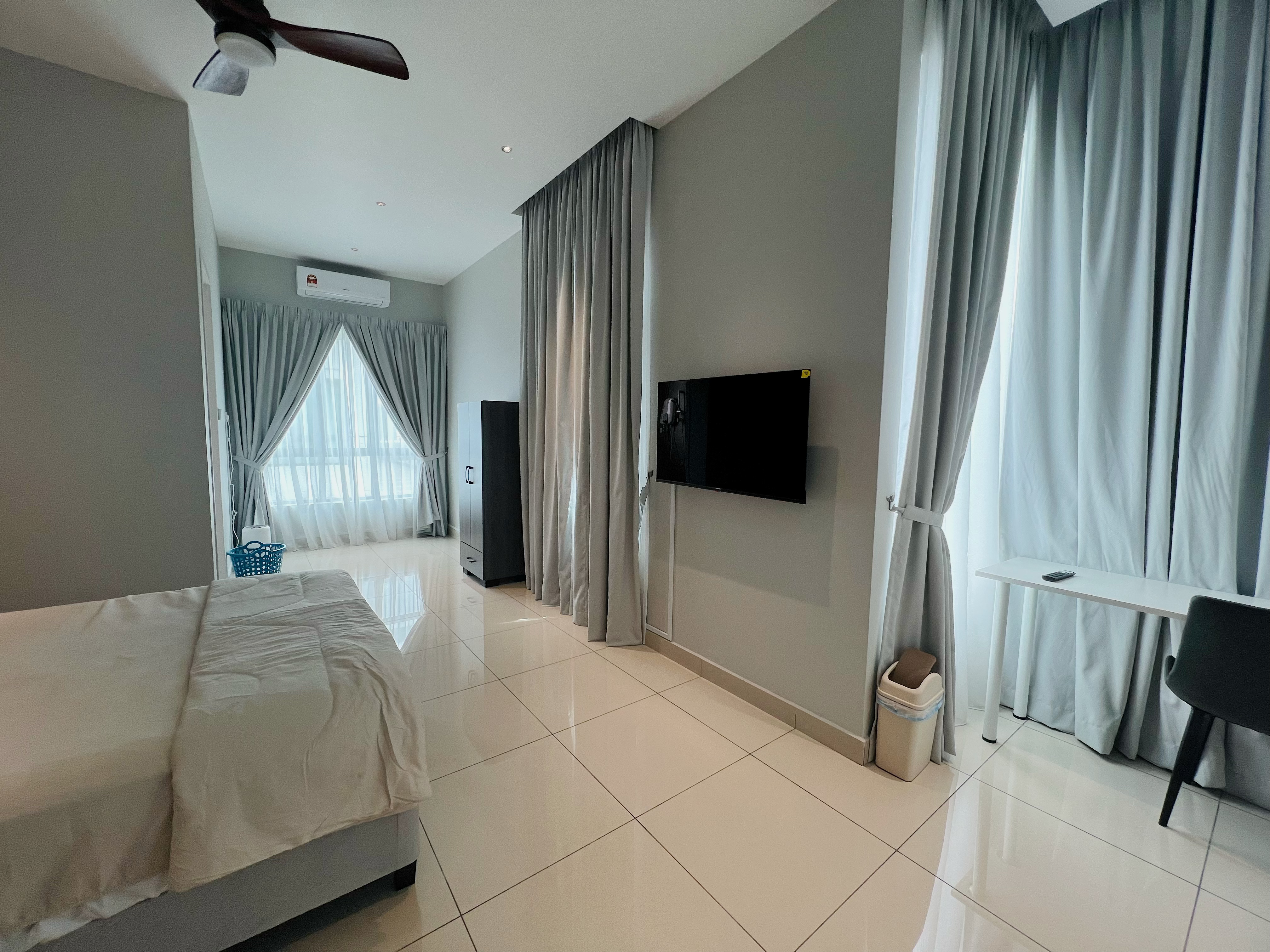 Small Room Thumbnail 2